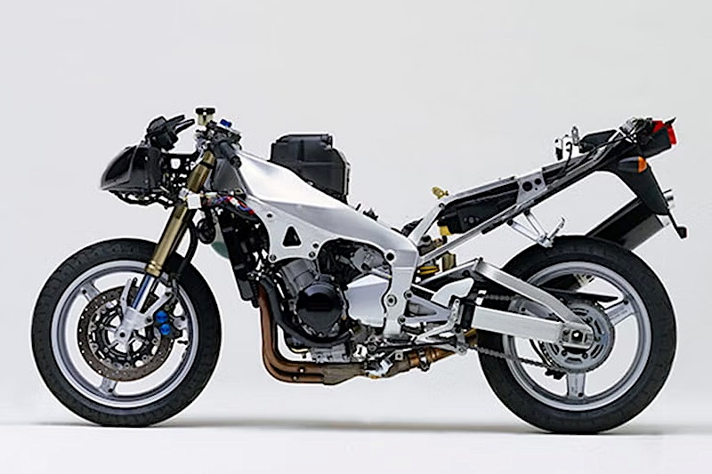 Yamaha R1