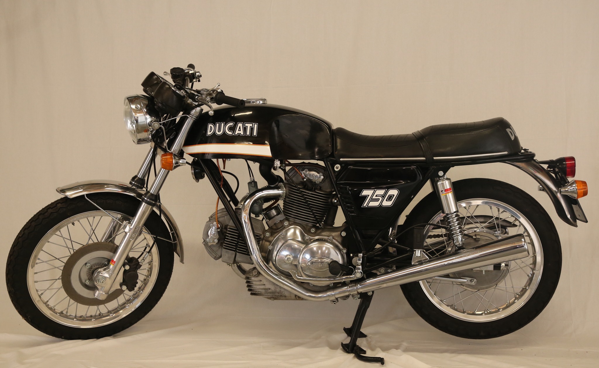 ducati 750 gt