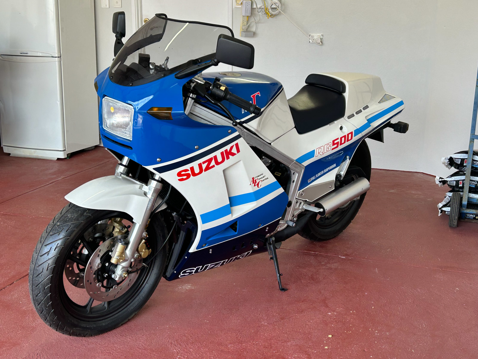 suzuki
                          RG500