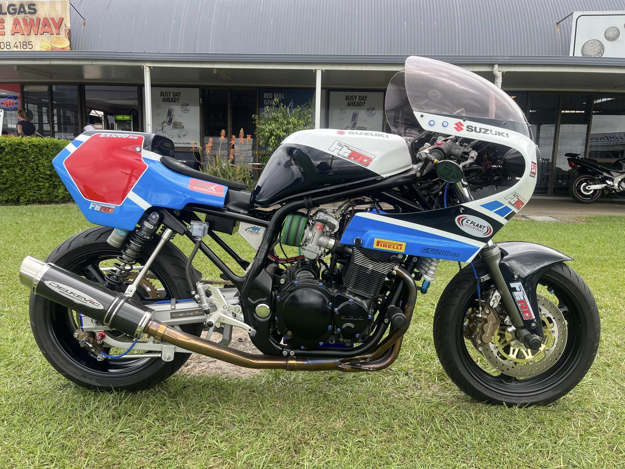 suzuki bandit
              endurance racer