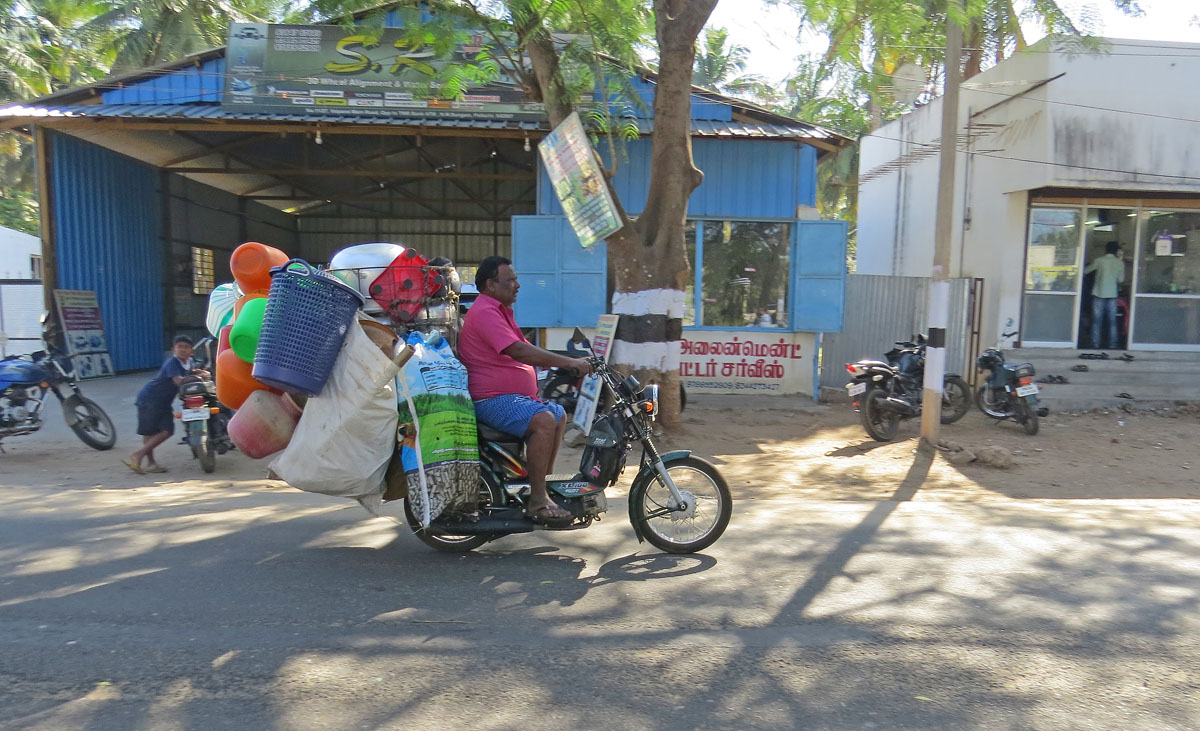 kerala bike
              tours