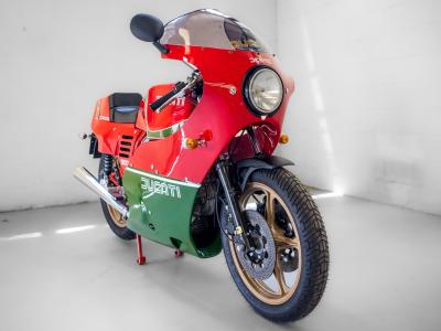 Ducati
              MHR900