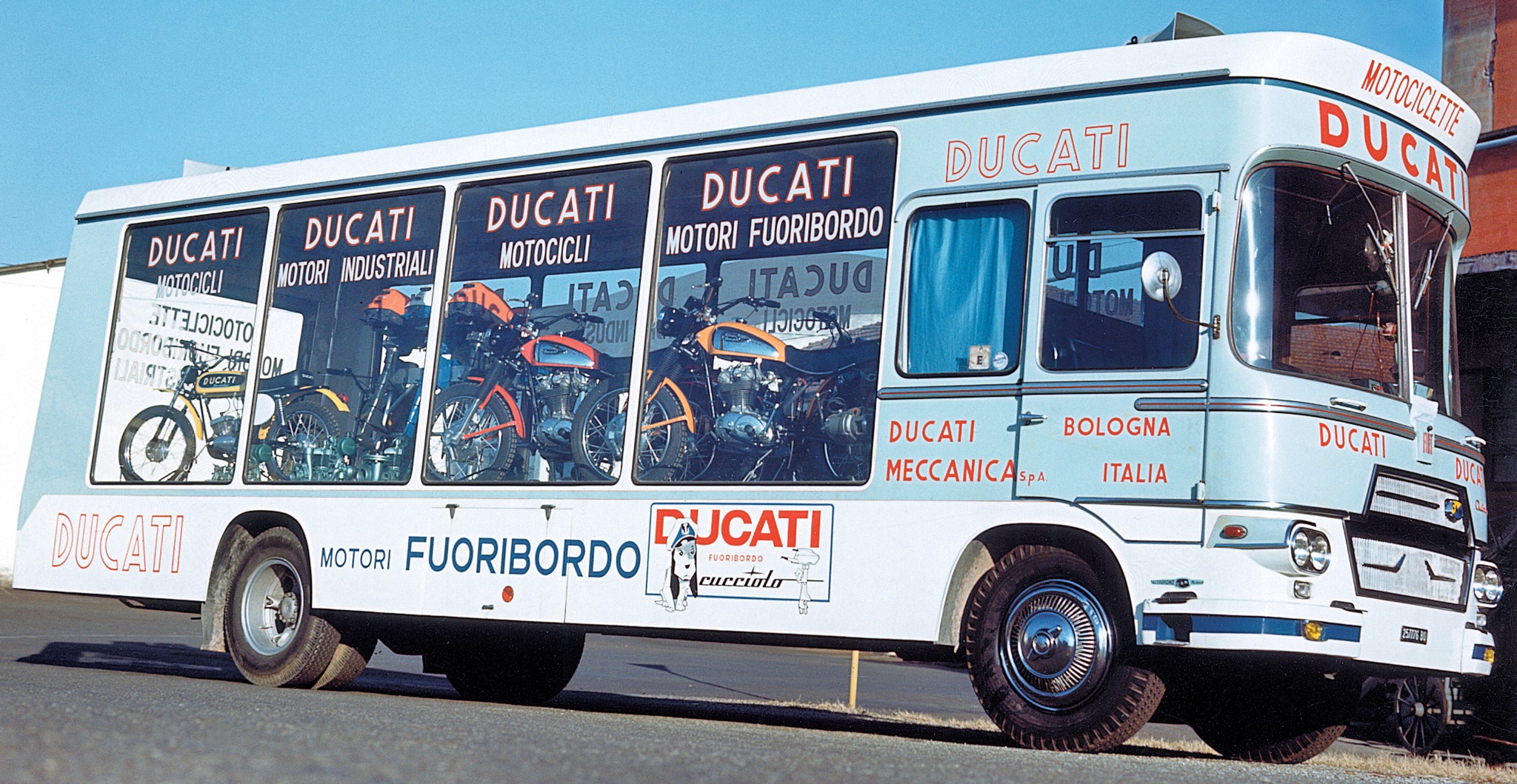 Ducati bus