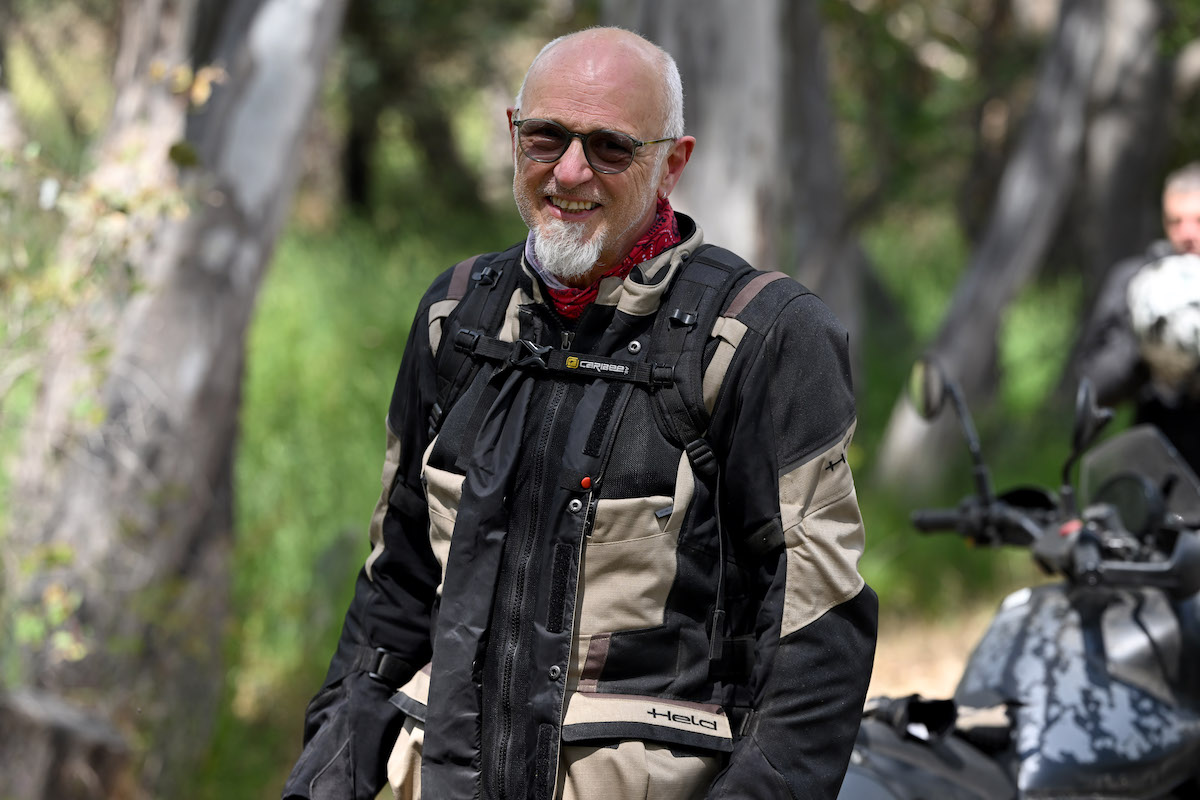 Andy
                Strapz