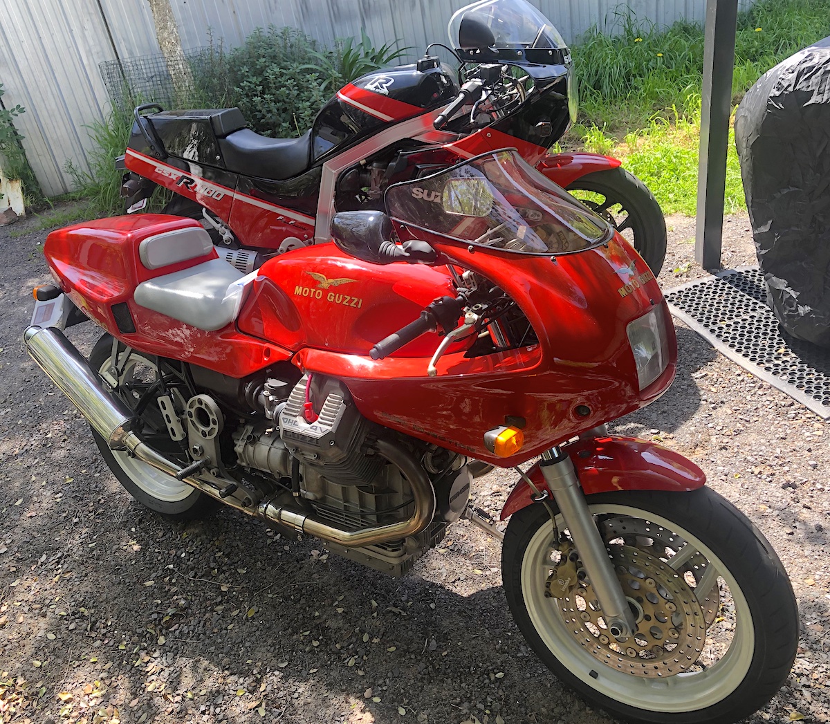 gsx-r1100 guzzi
              daytona 1000