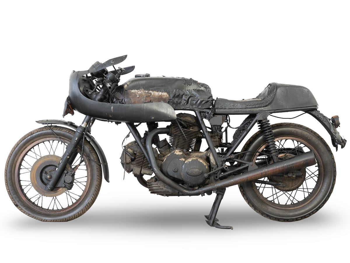 ducati
              750 sport crispy