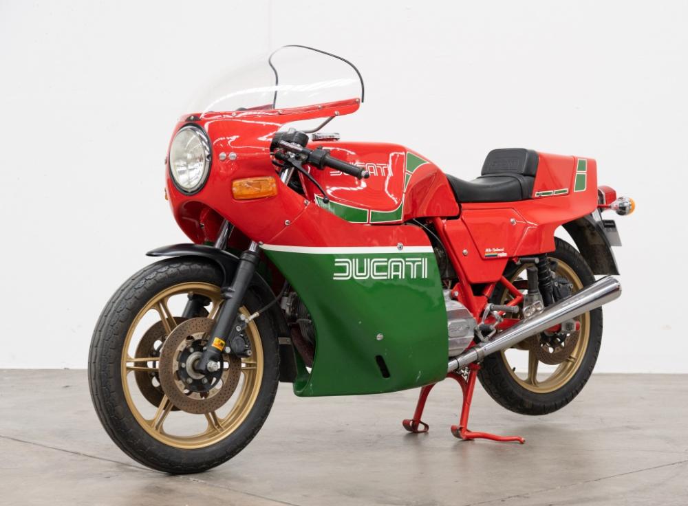 ducati 900-
              MHR