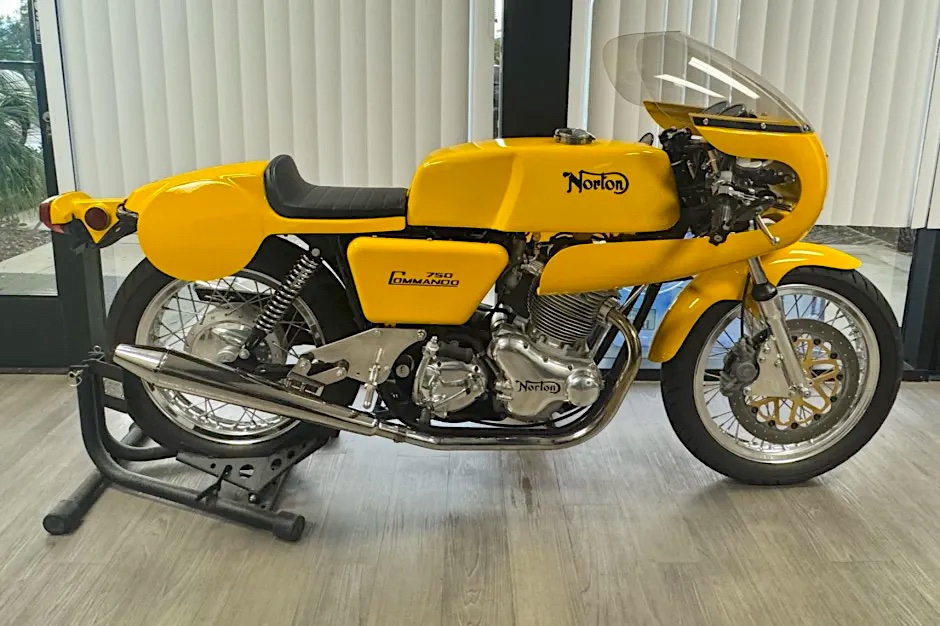 norton
              commando 750 special