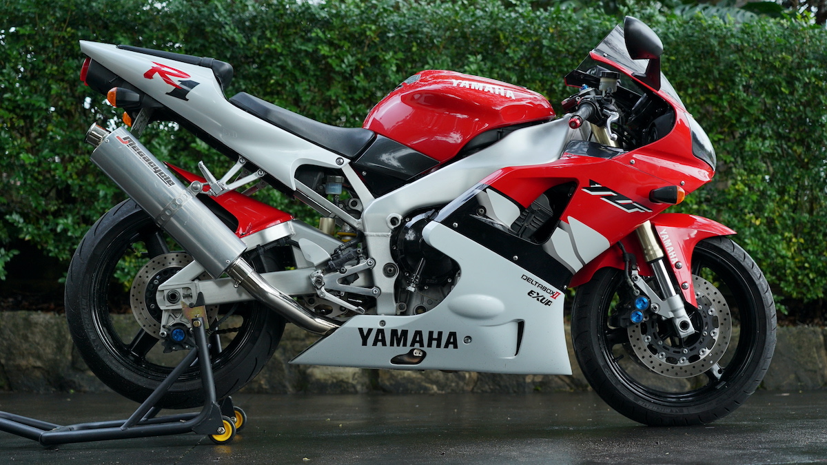 yamaha r1