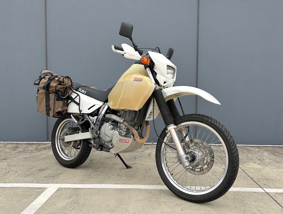 Suzuki
              DR650SE