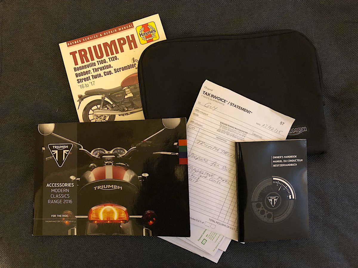 Triumph Thruxton 1200 R docs