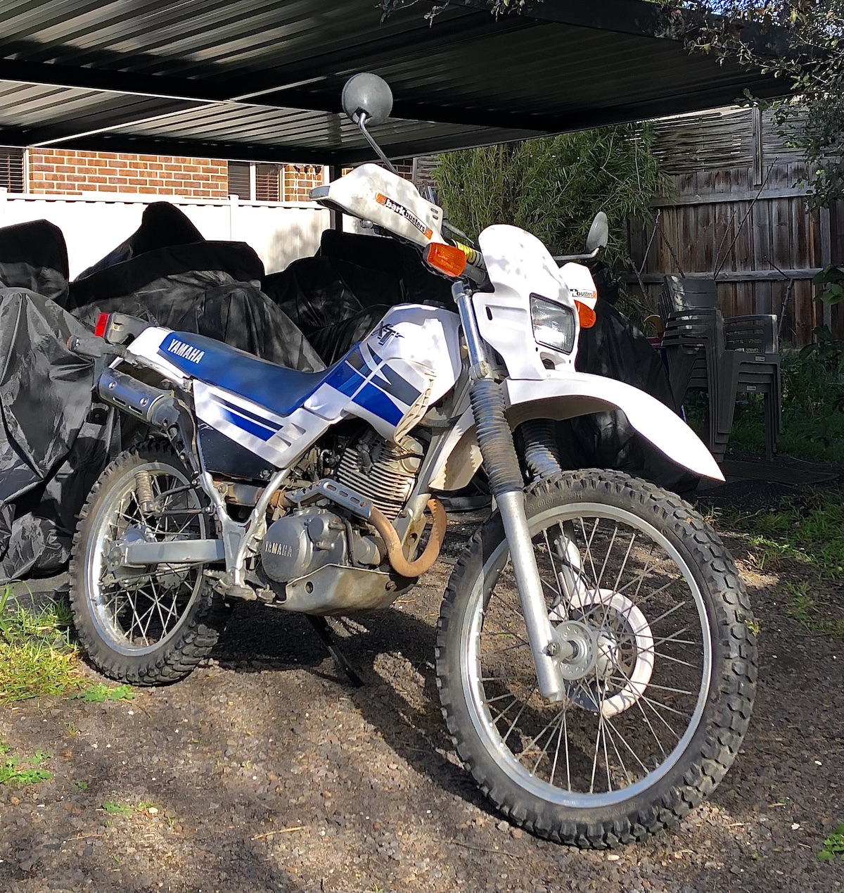 Yamaha
              xt225