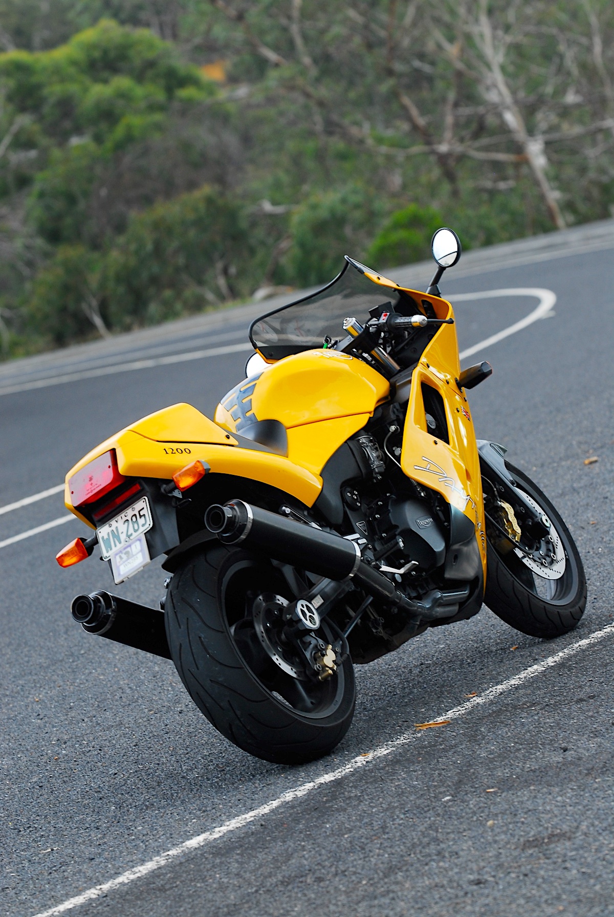 triumph daytona 1200