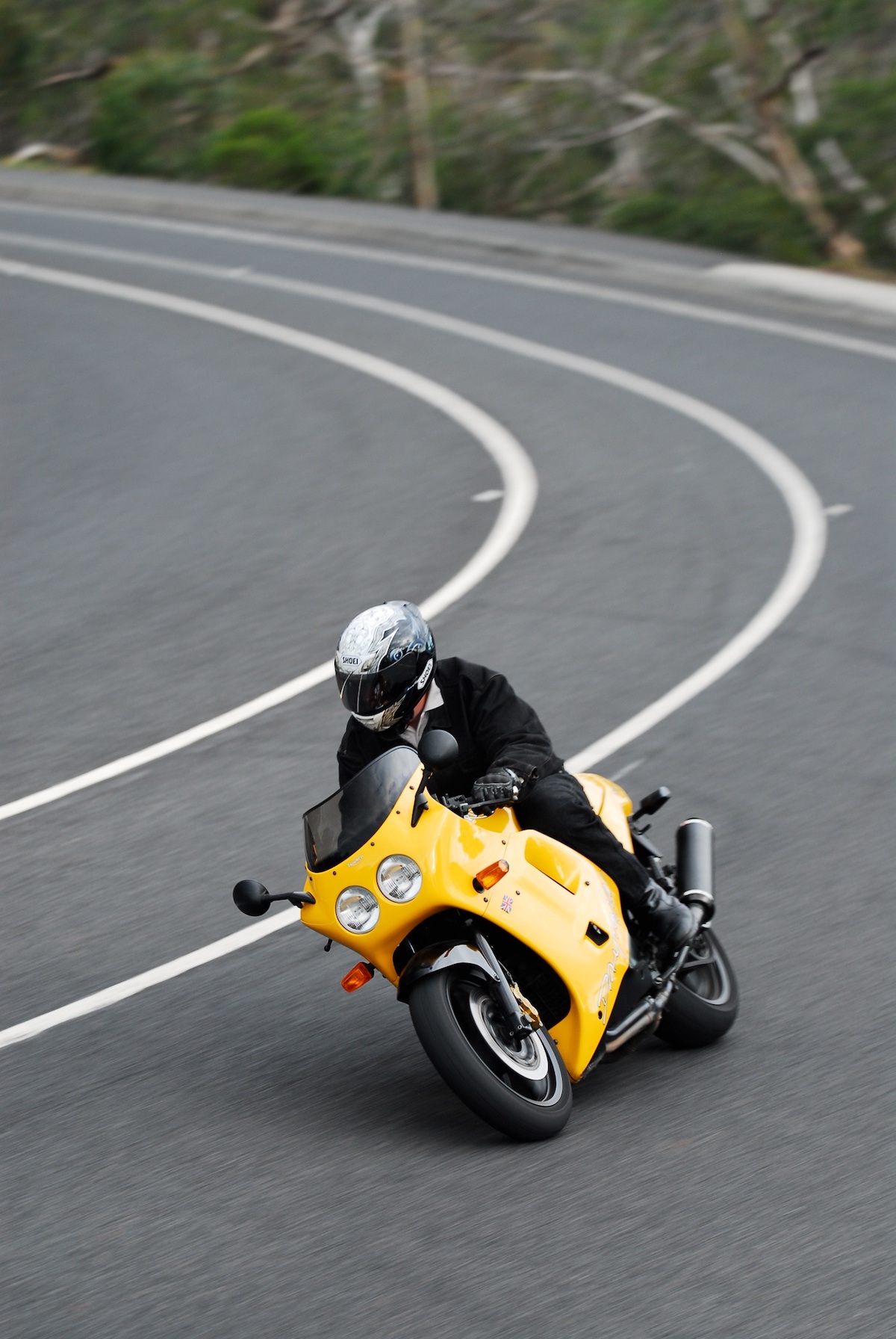 triumph daytona 1200