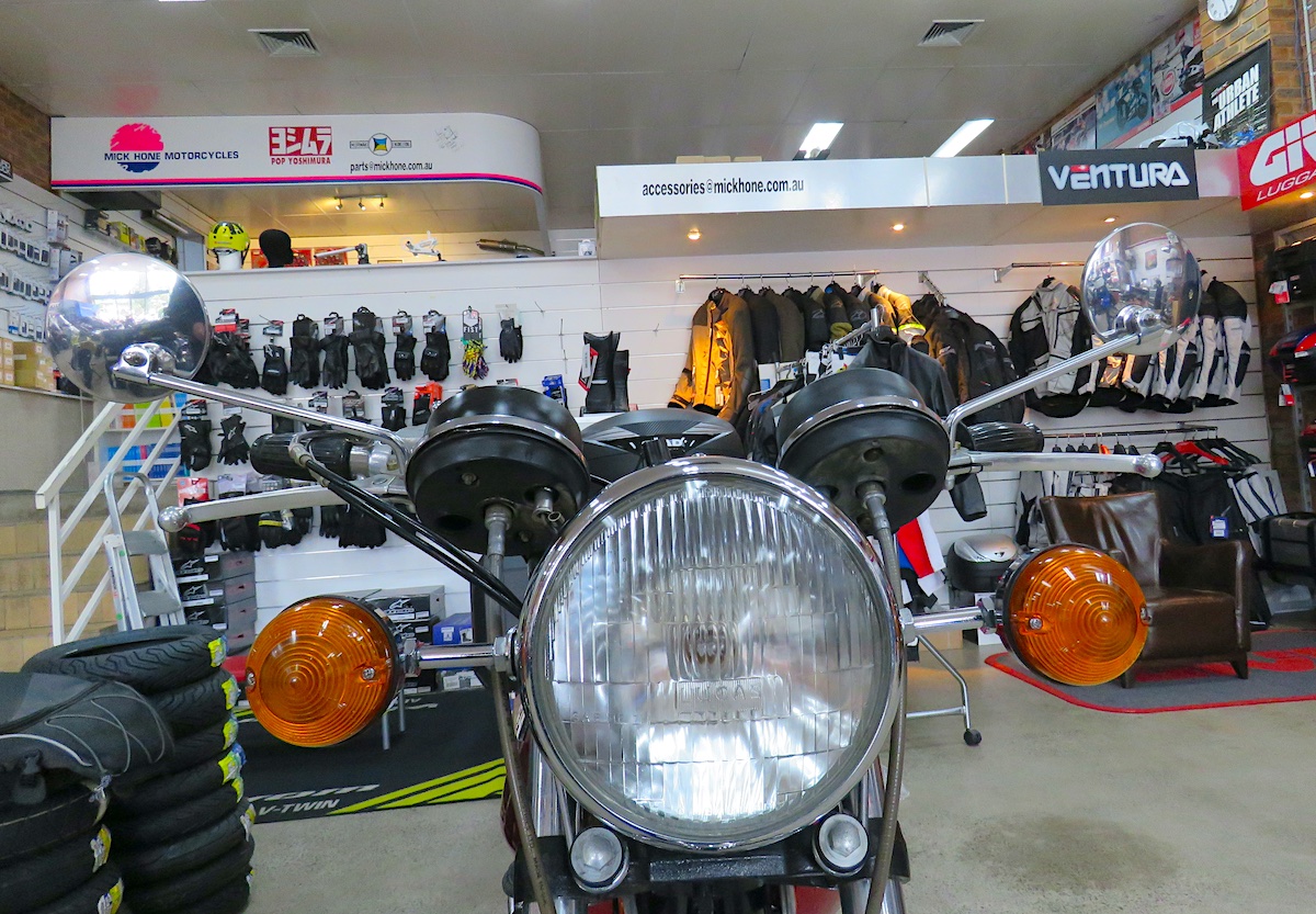 BSA A65L Lightning 650