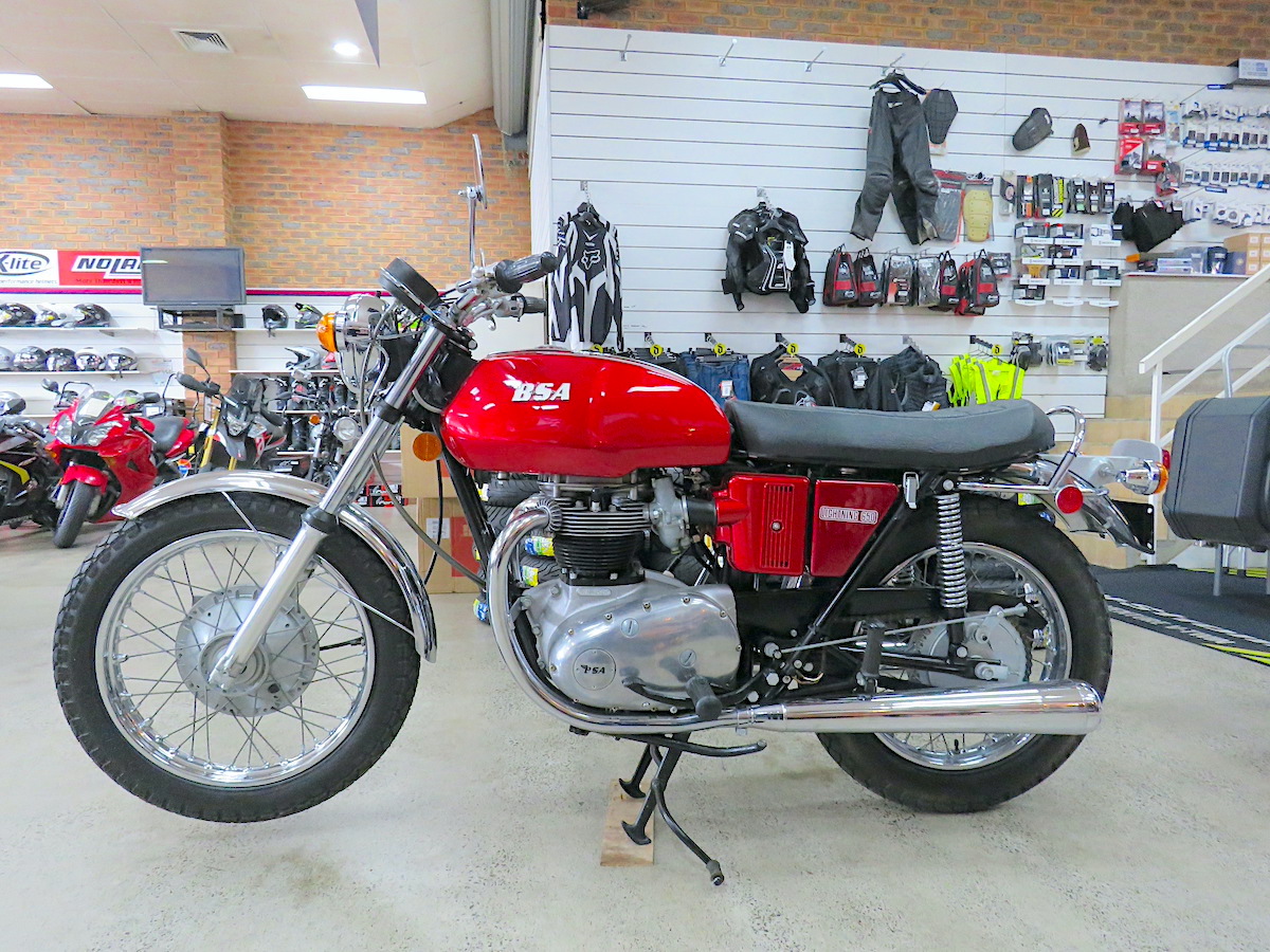 BSA A65L Lightning 650