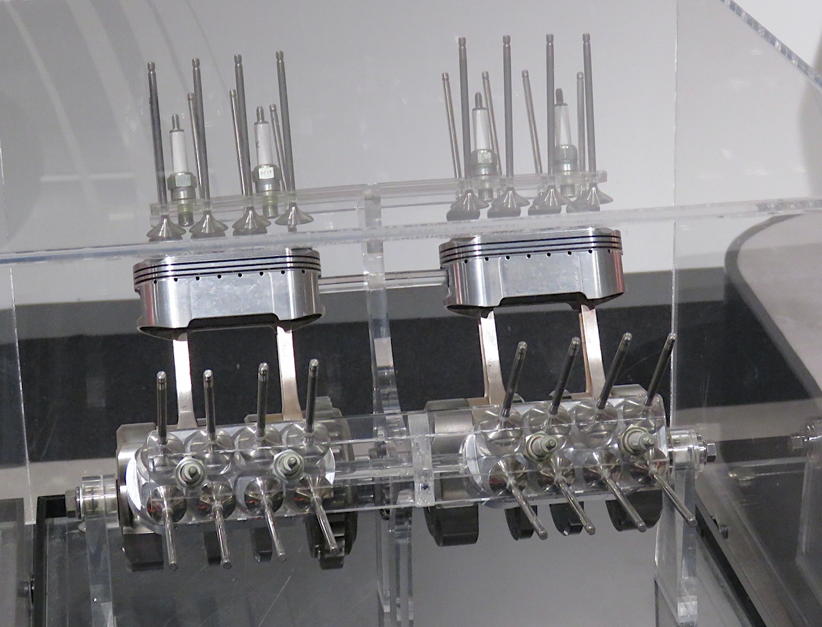 Honda Collection Hall NR500 pistons